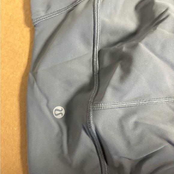 Lulu lemon size 6 grey leggings ruched legs - Picture 3 of 4